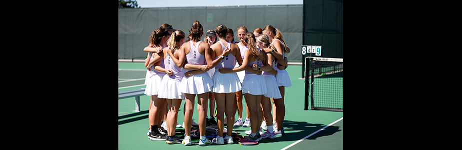 Picture of the girl's tennis team