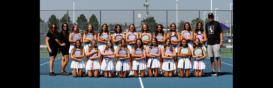 Team picture of the girls tennis team